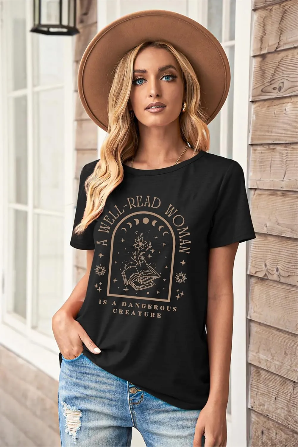 A Well Read Woman T-Shirt Women Reading Book Shirt Cute Book Lover Gift Vintage Graphic Tee Tops Funny Teacher Shirt