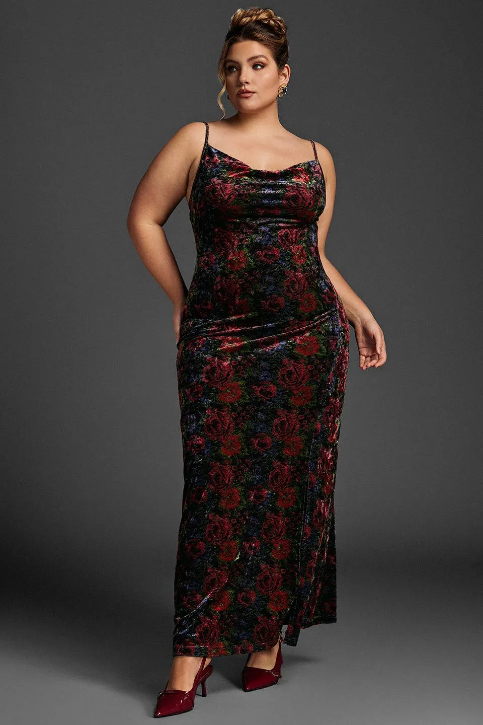 Curveins Plus Size V-Neck Velvet Sleeveless Split Hem Plain Maxi Dress
