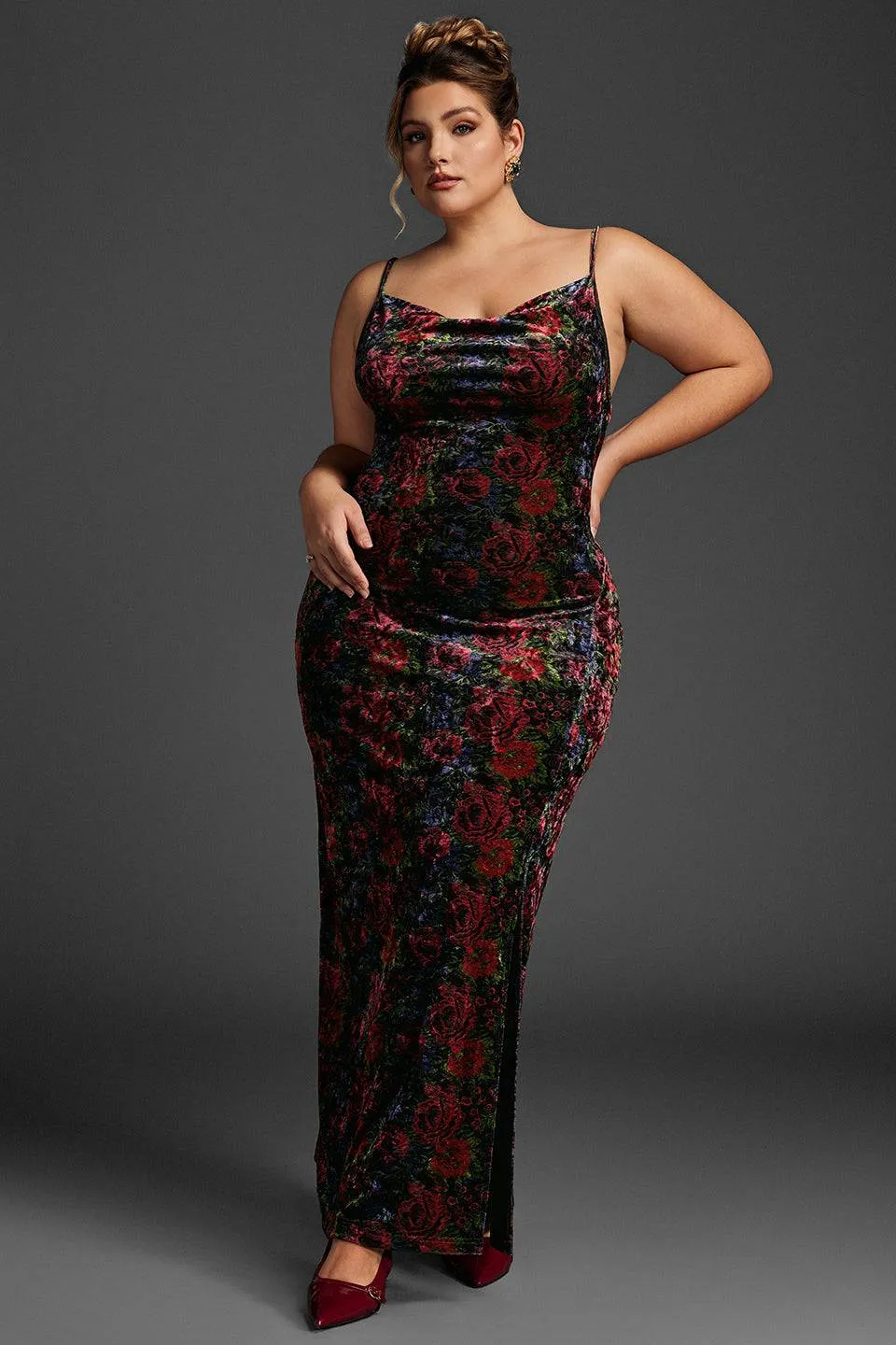 Curveins Plus Size V-Neck Velvet Sleeveless Split Hem Plain Maxi Dress