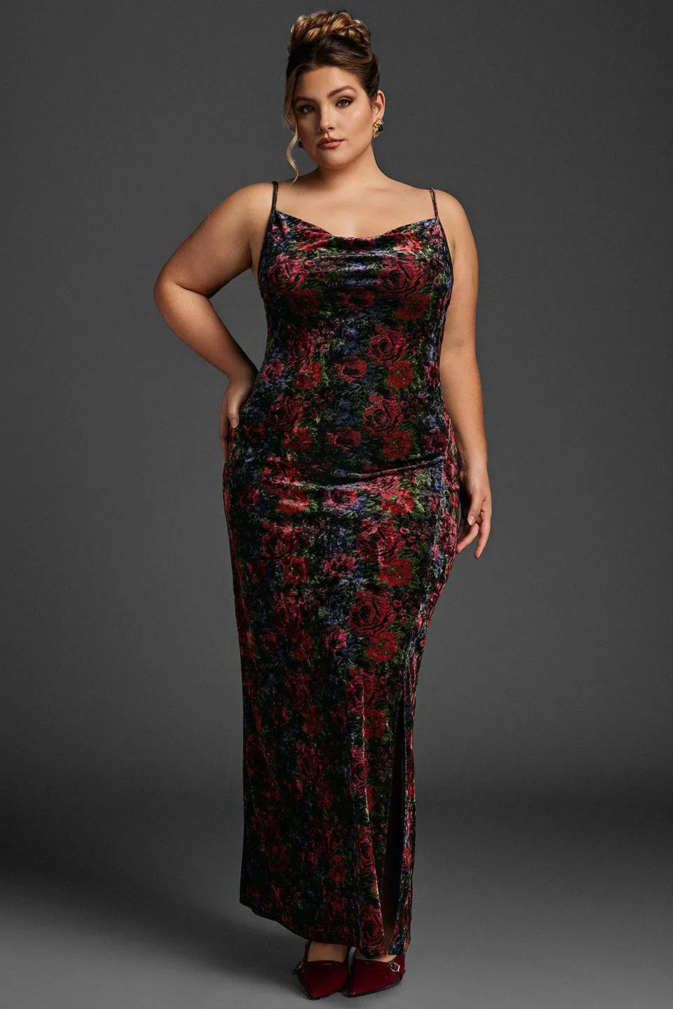 Curveins Plus Size V-Neck Velvet Sleeveless Split Hem Plain Maxi Dress