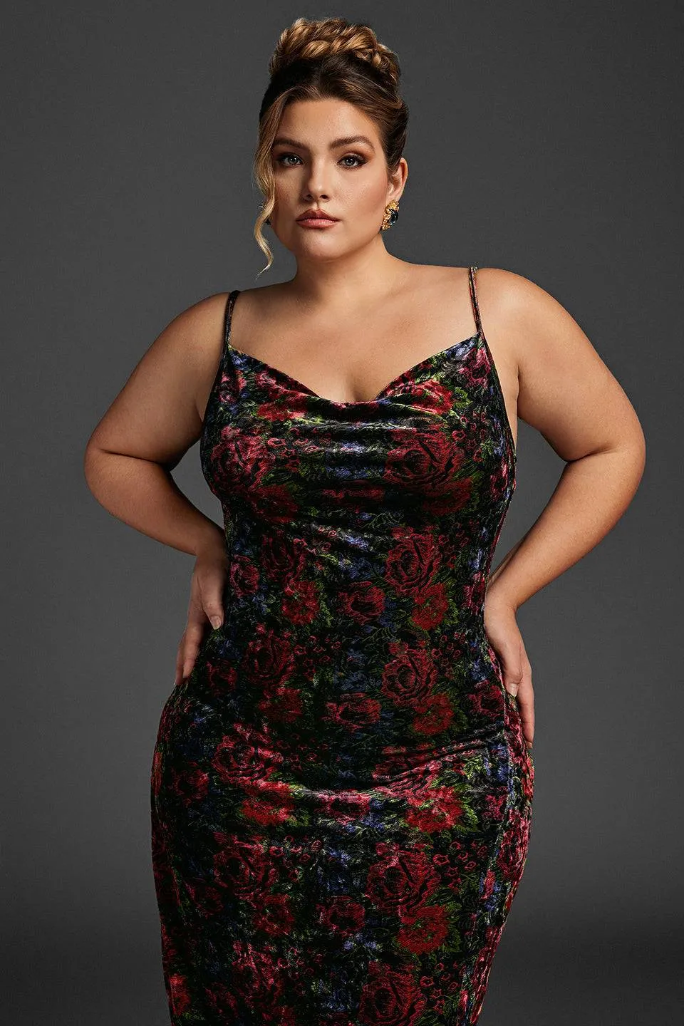 Curveins Plus Size V-Neck Velvet Sleeveless Split Hem Plain Maxi Dress