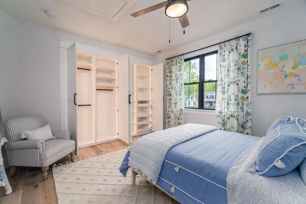 Spacious 4-Bedroom Home with 3952 sq ft of Living Space