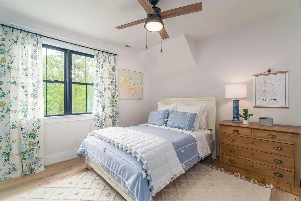 Spacious 4-Bedroom Home with 3952 sq ft of Living Space