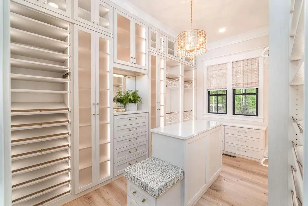 Spacious 4-Bedroom Home with 3952 sq ft of Living Space