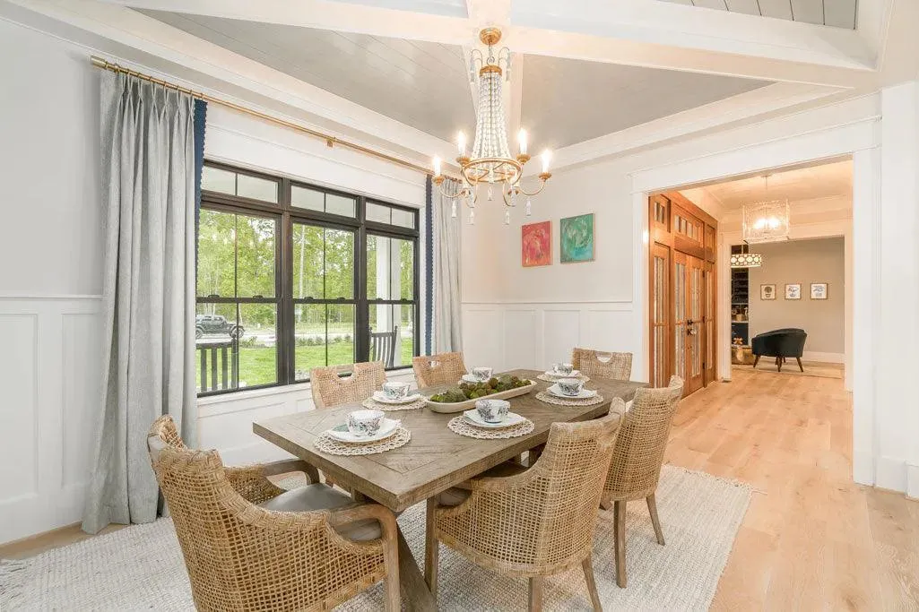 Spacious 4-Bedroom Home with 3952 sq ft of Living Space