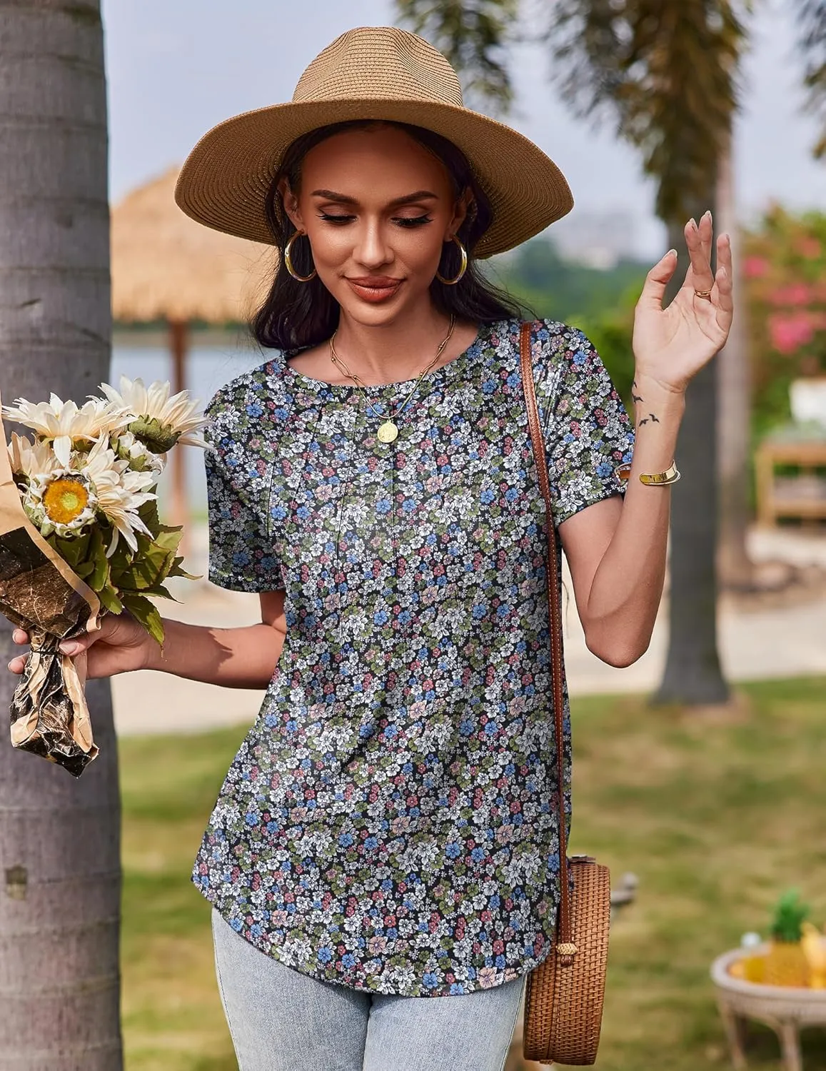 Zeagoo Womens Casual T Shirts for Summer 2025 Short Sleeve Crewneck Tunic Shirts Floral Print Tops Pleated Dressy Blouse